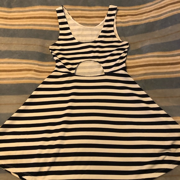 H&M Skater Dress - Picture 4 of 6